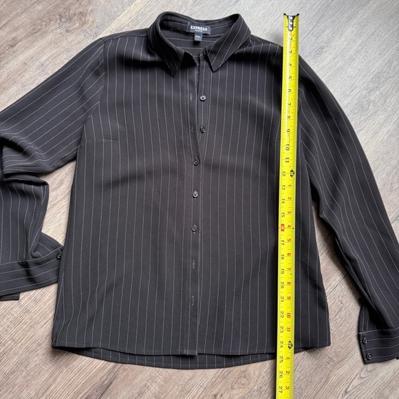 Express Black Striped Portofino Women's Button Up Shirt - Size Small - Picture 2 of 9
